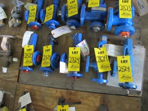 LOT (5) TO INCLUDE: (4) VALVE, RELIEF TYPE, 0.074 SQ.IN. ORIFICE OTHER, 1" X 1" SIZE, 316SS BASE, CS CYLINDER & FLANGE MATERIAL, SERIES 900 OMNI TRIM STYLE, 316 SS DISC INSERT & DISC HOLDER TRIM, TYPE E LIFING LEVER W/ TEST ROD OPERATOR, 150 PSIG SET PRESSURE RATING, FLANGED, 150# RF X 150# RF CONNECTIONS. LIQUID SERVICE, LIFTING LEVER CAP STYLE , PART # 9511021E, (1) VALVE, RELIEF TYPE, NON-UV STAMPED OTHER, 1" X 1" SIZE, 316 SS BASE, SA216 CS CYLINDER MATERIAL, JR-WR-S2 TYPE B STYLE, 316 SSDISC, NICKEL BASE GUIDE . RING TRIM, SCREWED CAP W/ TEST ROD . CAP PLUG OPERATOR, 150 PSIG SET PRESSURE RATING, FLANGED 150# INLET X FLANGED 150# OUTLET CONNECTIONS, ASME VIII, SCREWED CAP WITH TEST ROD . CAP PLUG, PART # N60915 (W-51) LOADING & HANDLING FEE $15-